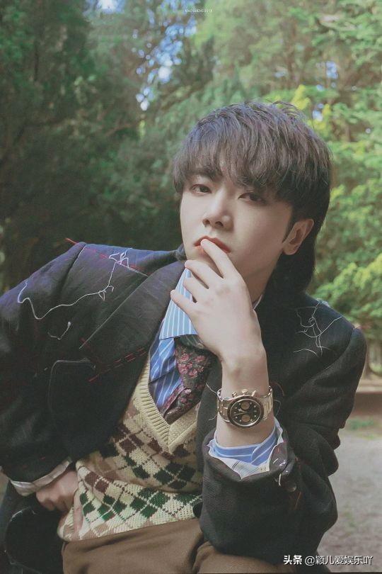 跳跳糖哪里跑|实火！华晨宇上马来西亚报纸，歌曲登顶新加坡电台周榜冠军！