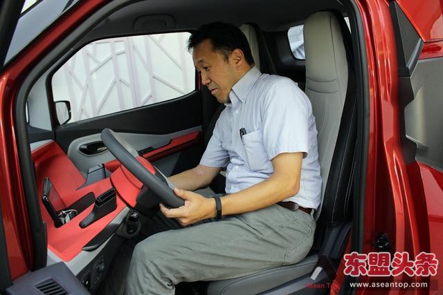 中国五菱“神车”创造新神话 新能源汽车销量超越特斯拉