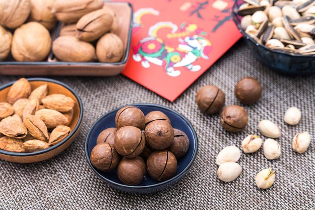 买年货，这6种零食多囤一些，比瓜子花生好吃，招待客人有面子