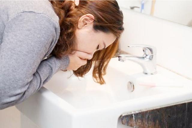 你的育儿经|90后宝妈产后“月子餐”：饭和菜都在一起，没人照顾只能自己做