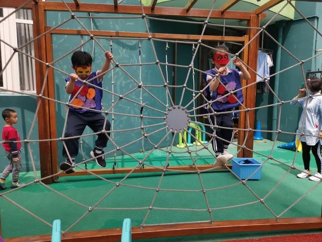 超级宝妈▲宁波幼儿园萌娃们开学啦！独自入园、测温、一米距…开心有序！