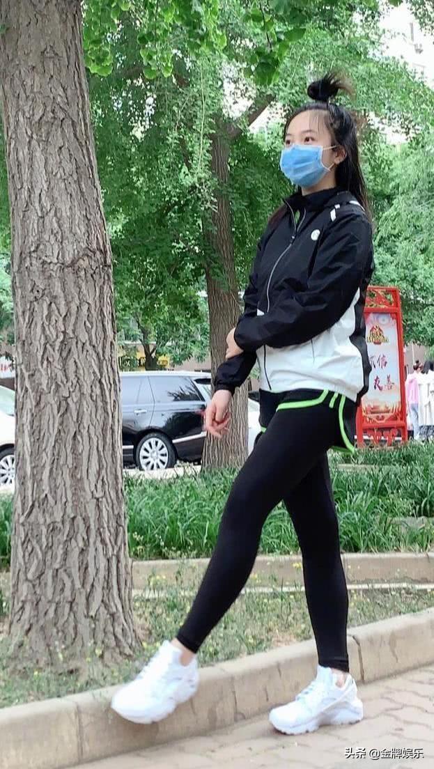 著名童星林妙可减肥成功，瘦成了锥子脸，都可以参加女团选秀了|天天观娱乐