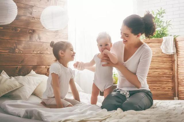 [你的育儿经]为什么妈妈在身边，孩子反而更容易哭闹？