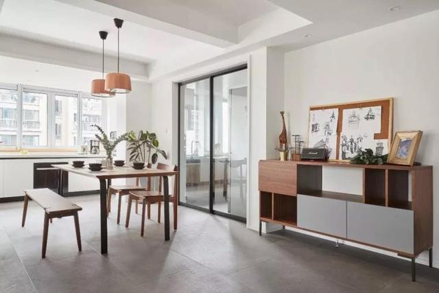 意想不到的神奇效果，126平米的三居室，简约风格只花了16万，太值了