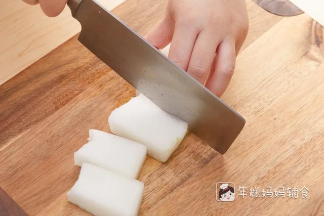 你的育儿经@别再逼娃喝水了！天暖了吃点它，补水又补维生素