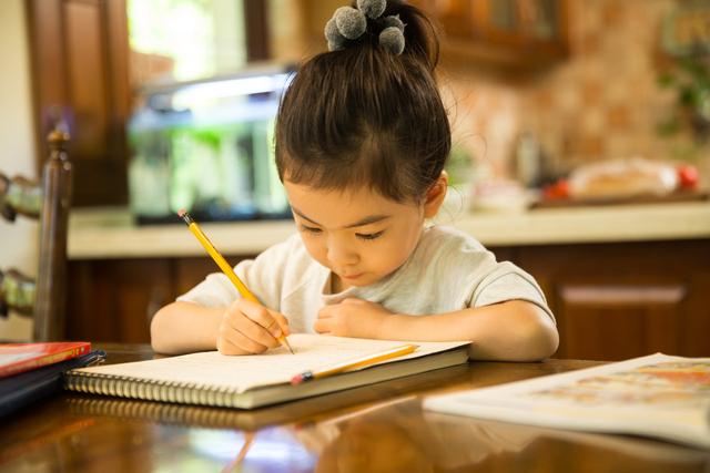 如何利用"在家学习"提升孩子的自觉性?家长只需做到这