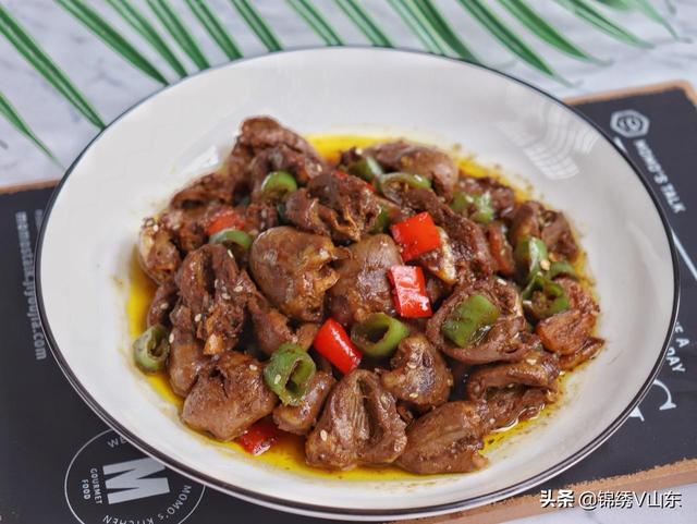 天气骤冷，来几道香辣过瘾的下饭菜，真是不错的选择，家人吃不够