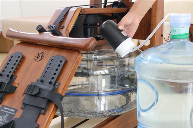 老罗推荐入手，可锻炼全身83%的肌肉，野小兽划船机开箱分享