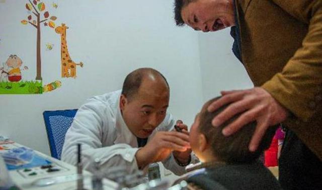 『你的育儿经』3岁儿子满口“小黑牙”,罪魁祸首不是糖果,而是家长的无知
