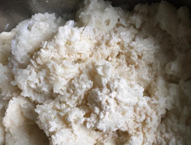 在家自制米酒，牢记“1泡2蒸3搓”，酒酿甘甜清香，不易变质