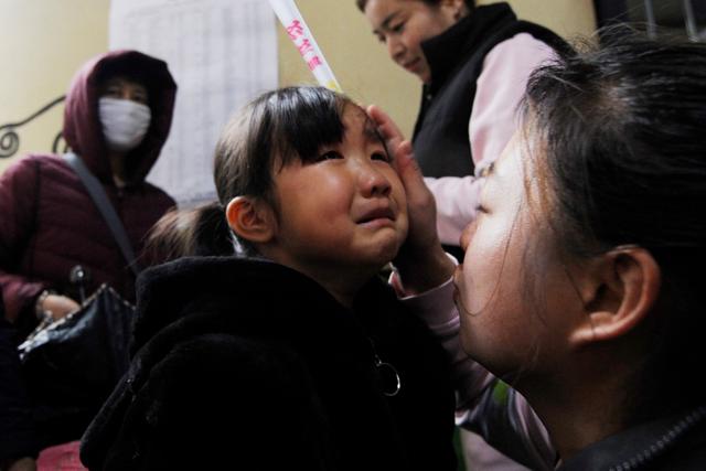 甜甜妈妈|家长如何帮助孩子控制情绪？以下几点很重要，很多父母还不知道