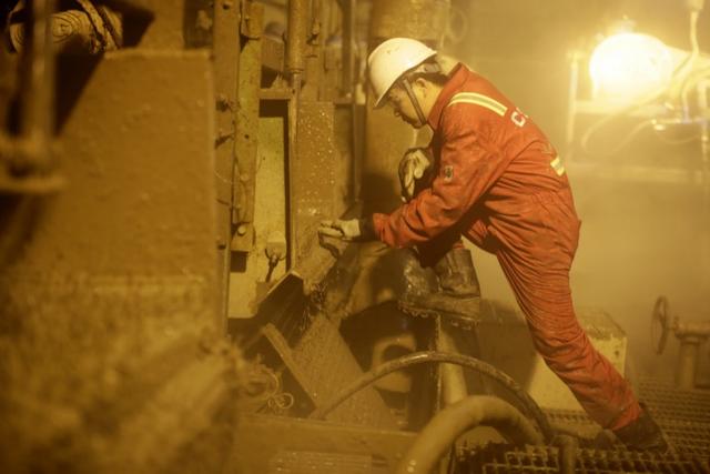 中海油服|新华财经｜中海油服自主研发深水钻井液技术实现新突破