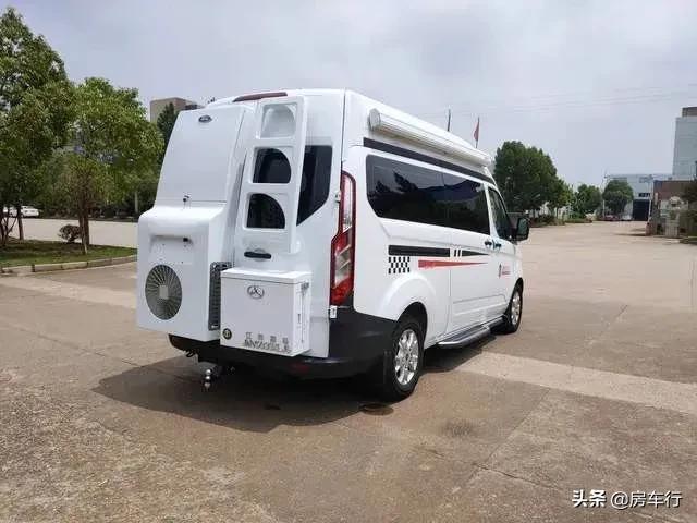 低调的“小房车”，可商务可日常代步，夫妻俩旅行也不错