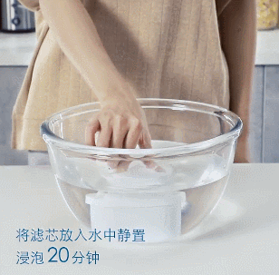 超级宝妈▲让孩子爱上喝水的秘密！德国创新滤水壶，一倒过滤杂质改善口感！