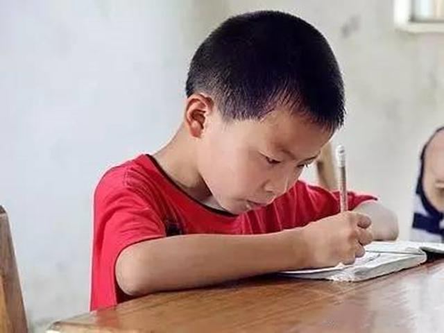 超级宝妈■白岩松坦言：父母舍得让孩子吃“这3种苦”，将来孩子才有大出息