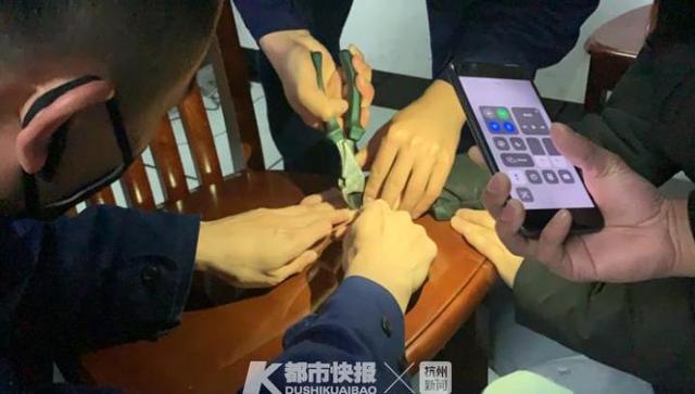 「超级宝妈」浙江一新手妈妈想知道自己产后胖了多少，戴个戒指试试，结果悲剧了……