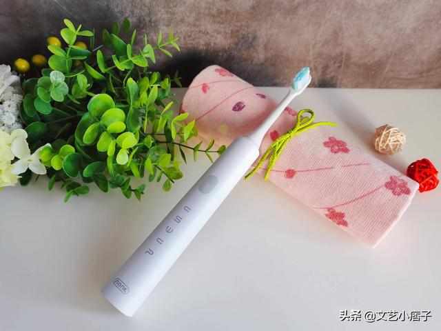 南卡Shiny电动牙刷，开启洁牙新时代