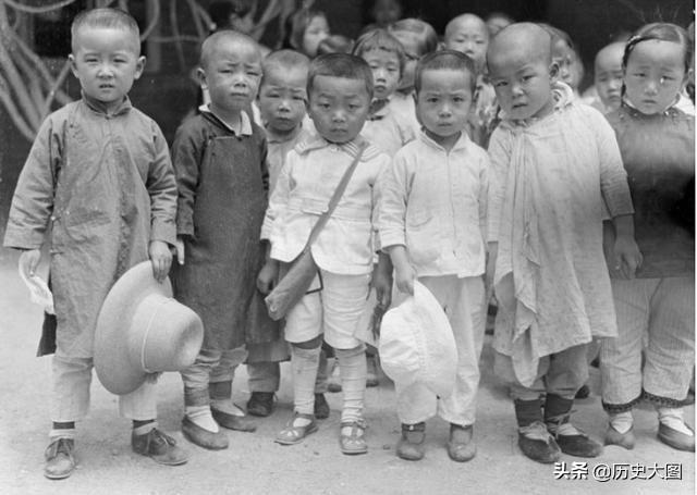 你的育儿经|民国幼儿园：教室不止只有男性，女性也可以进入校园学习