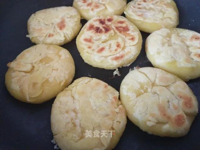 简易糖酥饼：酥到掉渣，老人小孩都爱吃