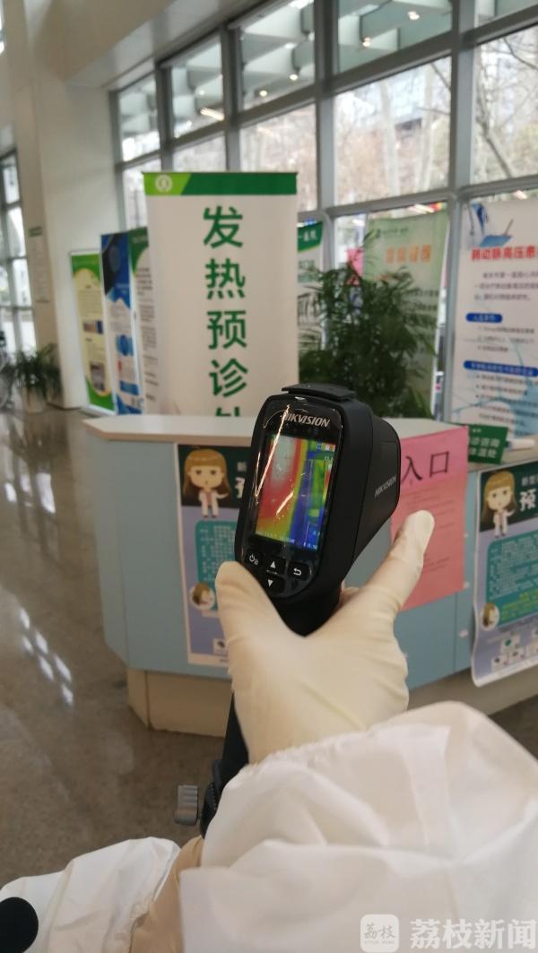 中国江苏网：多款机器人走上防疫一线 助力全民战疫