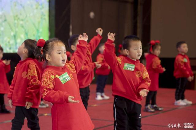 金乡这家幼儿园举办第一届迎新年亲子音乐朗诵会