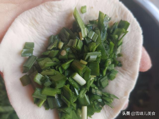 利津水煎包难怪驰名，原来真的是太好吃了，自己做馅大多汁，鲜香