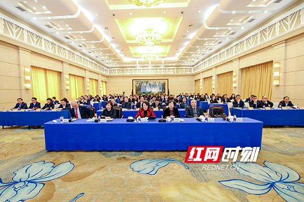 发展|湖南国寿召开2021年工作会议 在新征程中阔步前进