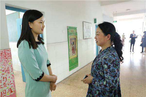 「超级宝妈」＂请别给女孩穿裙子＂，幼儿园老师这样回答：＂除了臭美没任何好处＂
