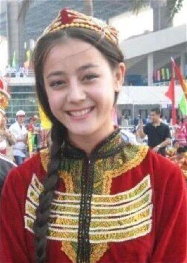 娇软甜伤|赵丽颖16岁，迪丽热巴16岁，鞠婧祎16岁，看到baby：黄晓明赚大了