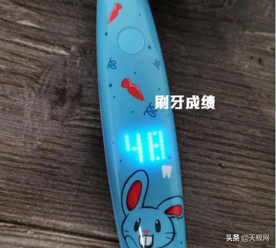 超级宝妈：智能Q趣童谣伴刷牙 佳洁士S7000K智能音乐儿童电动牙刷评测