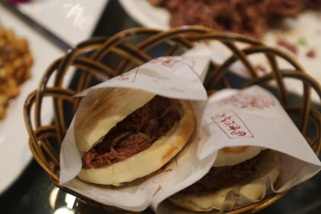 专家进店评审了！来瞧瞧"保定驴火十大名店"入围店铺有哪些特色？