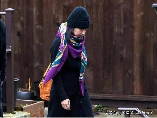 普拉达女王四五十岁的女人怎么穿好看?孟晚舟的穿搭很值得借鉴,高级有气质