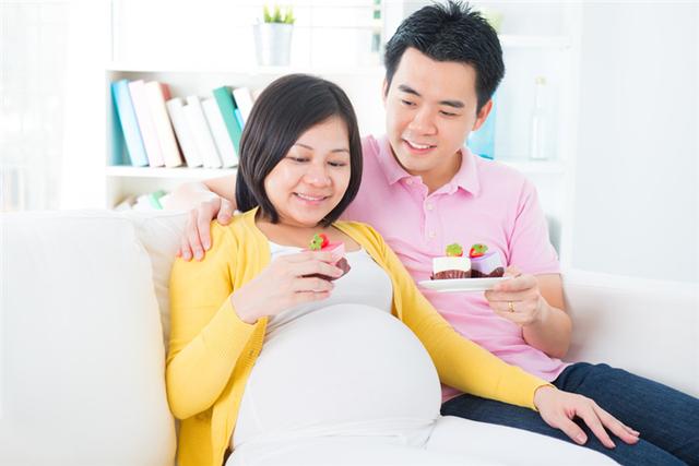 你的育儿经|妻子怀胎十月产下“无肛宝宝”，丈夫蹲地痛哭：当初不该那样做