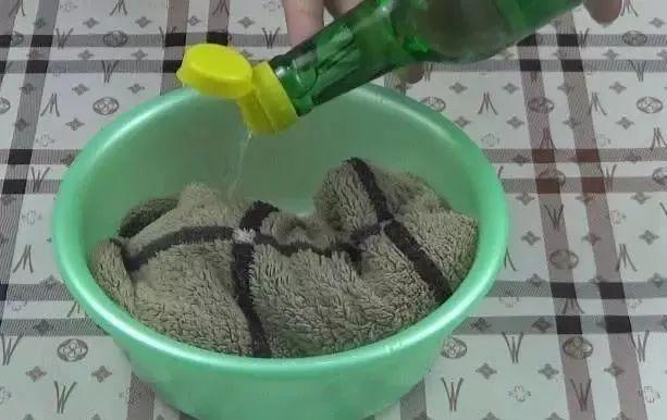 厕所|一勺白醋解决厕所臭味问题，赶紧学起来吧