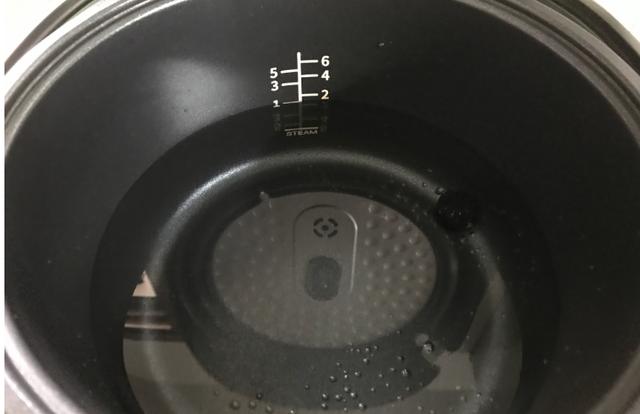 学会这懒人焖饭，喜欢的配菜自己放，菜饭一锅出