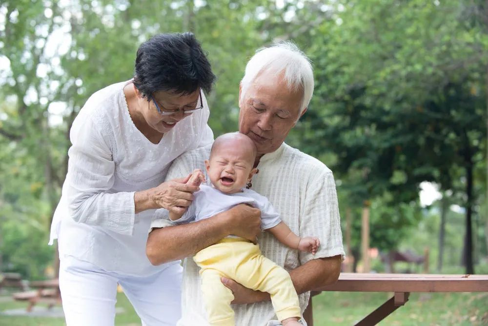 「夕阳下的彩虹」宝宝有这举动惹人讨厌?其实是高智商的表现!