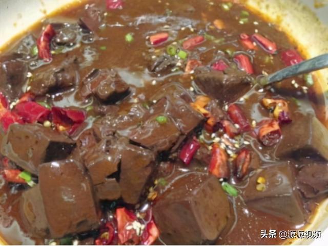 精选美食：香辣牛肉酱、辣炒海带丝、猪血旺、鱼香豆腐的做法