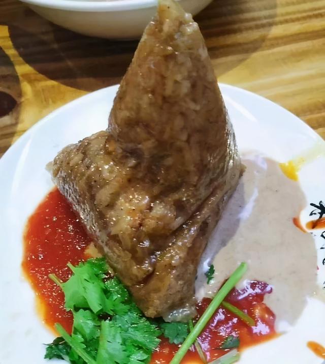 年轻人最爱的9条美食街，为了吃也要去一趟！