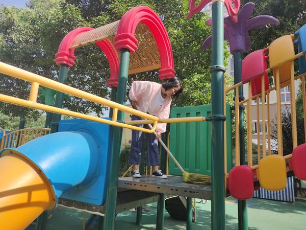 「大河客户端」幼儿园开园前怎么做准备?看惠济区实验幼儿园全园消毒