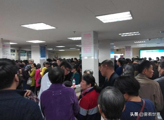 晴空蓝兮|孕妈生5胞胎 , 门外挤满80人陪产, 得知孩子“性别”后大家笑翻了