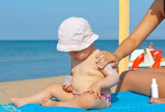 狠幸福|能不能给孩子用大人的“防晒霜”？