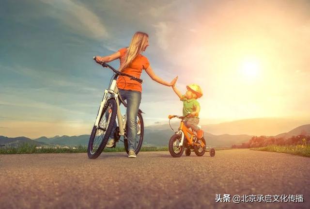 超级宝妈|童年只有一次，孩子怎么过才最幸福？