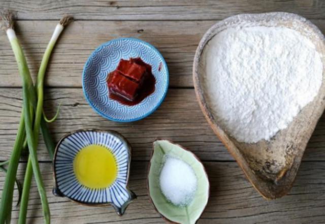 腐乳味的葱香饼，味道好吃，这才是真香