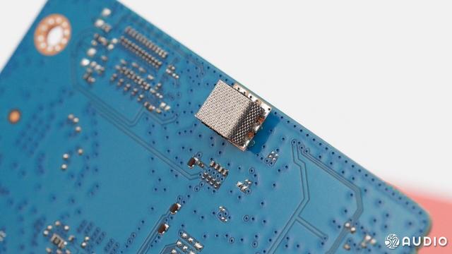 拆解报告：天猫精灵 CC MINI 带屏智能音箱