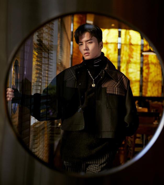 吐个泡泡|女主开局六分钟就领盒饭？跟谁都有CP感？这剧神了