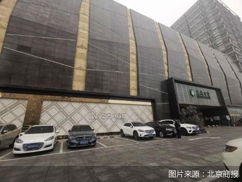 BURBERRY撤 集合店上 翠微在向何处转型