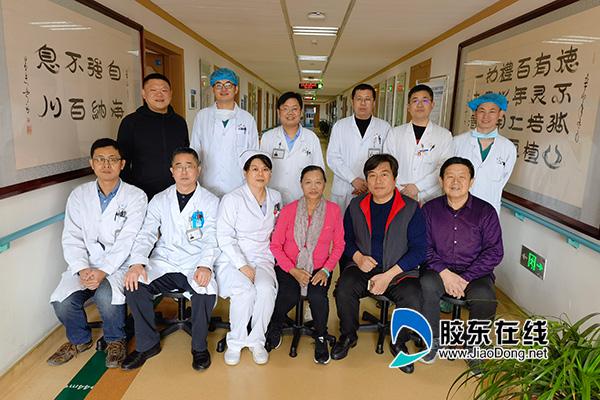 主任|毓璜顶医院9位医生连续奋战12小时 给青岛小哥带别样温暖