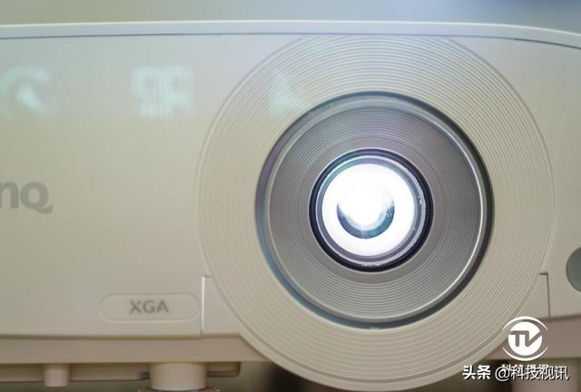 轻松驾驭！E往无前！明基E530智能投影仪新典范