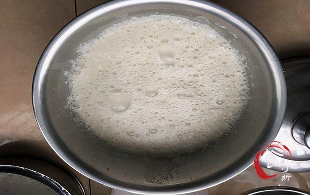 天底下那么多的物质，为什么只有卤水能点豆腐？到底是什么原理？