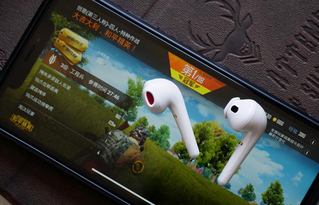 周董投资品牌1MORE TWS中的“颜王”评测